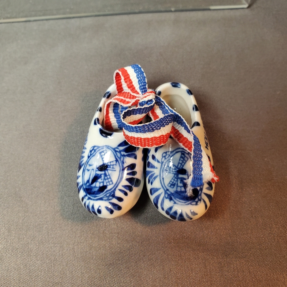 VTG Hand Painted Porcelain Miniature Dutch Clogs Holland Blue Delft Windmills